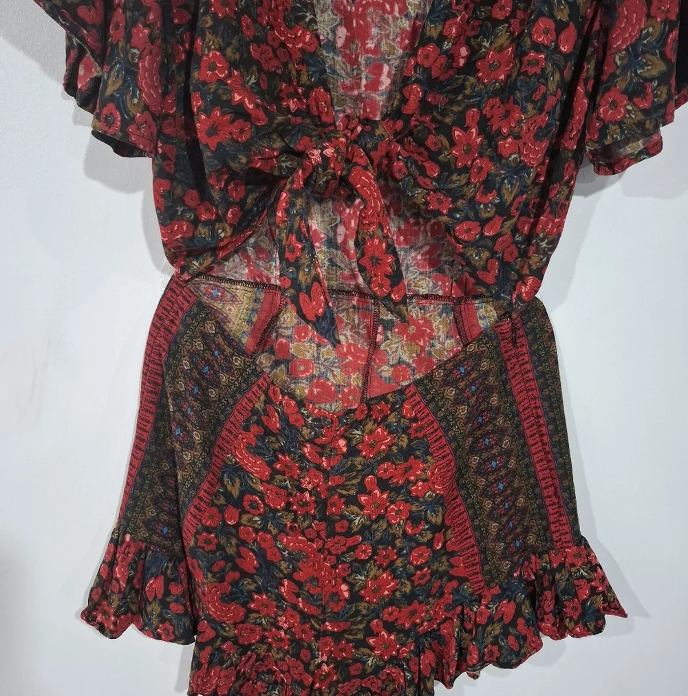 Free People Surf Date Romper Womens Sz 4 Burgundy Floral Ruffle Hem Boho Beach